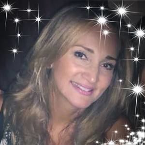 Meet your Posher, Adrianne